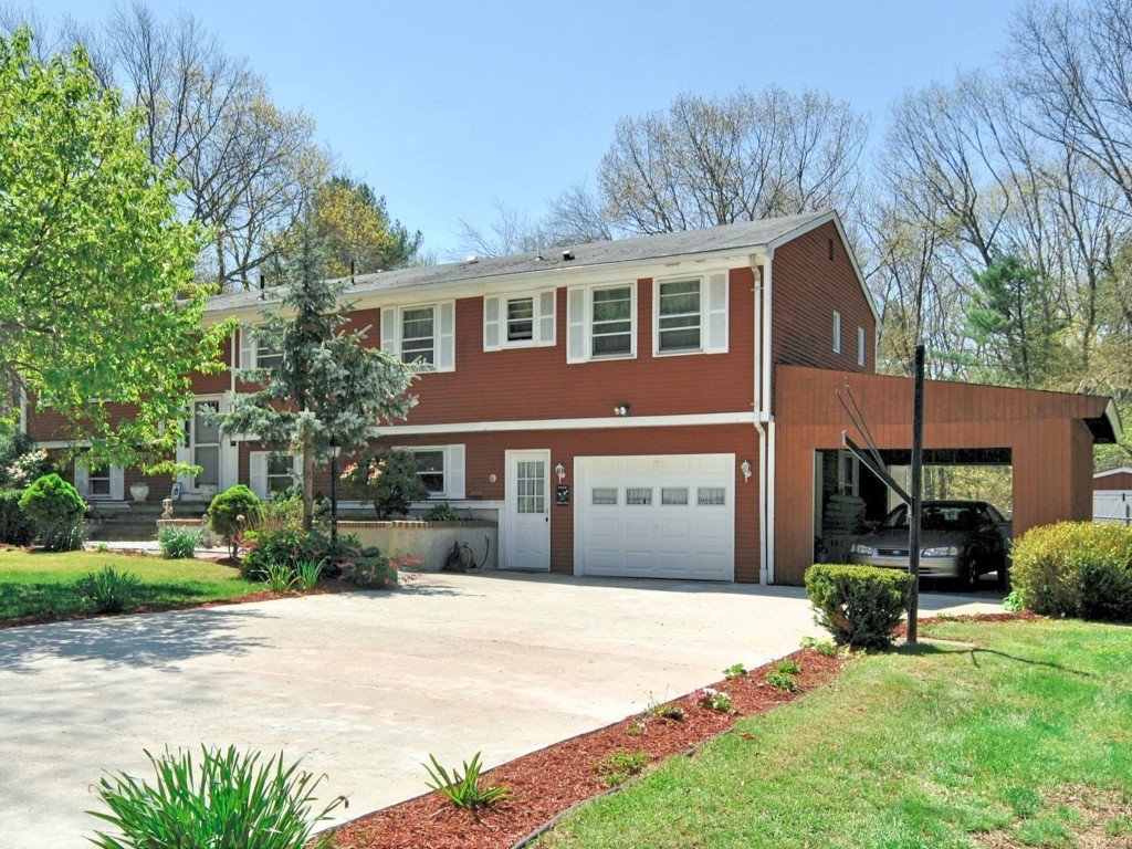 40 Tiffany Road Coventry, RI 02816 - Photo 2 of 29