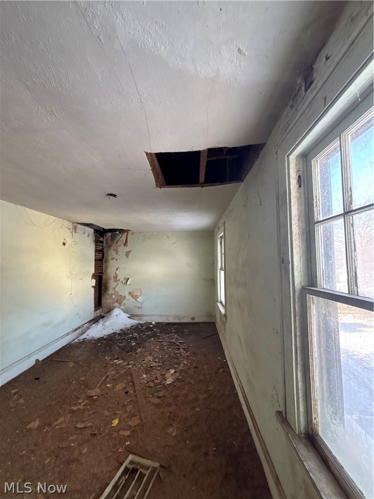 6377 Stumph Road Cleveland, OH 44130 - Photo 11 of 15 Gallery Image 11