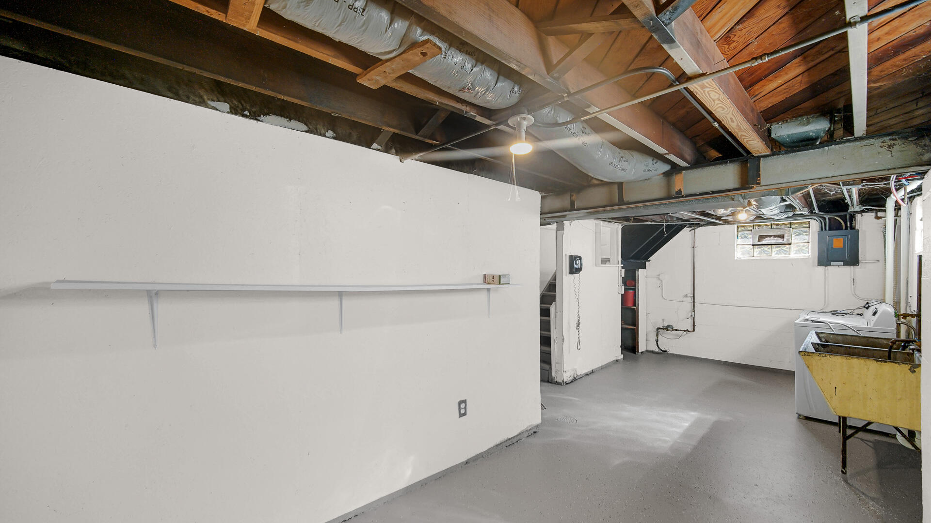 6723 Baring Avenue Hammond, IN 46324 - Photo 18 of 23 a view of a garage