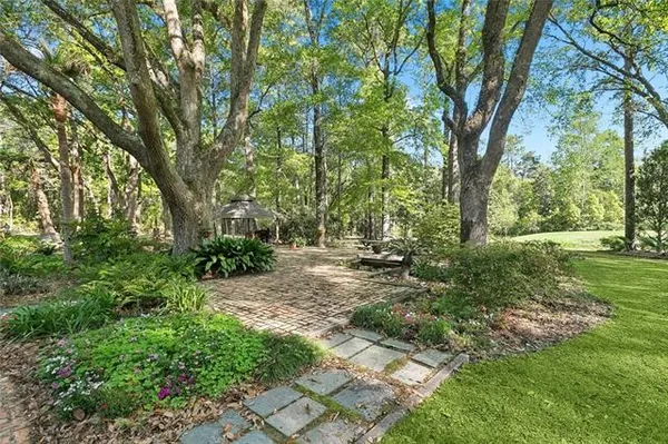 $1,219,000 | 27109 Highway 435, Abita Springs, LA 70420