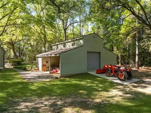 $1,219,000 | 27109 Highway 435, Abita Springs, LA 70420