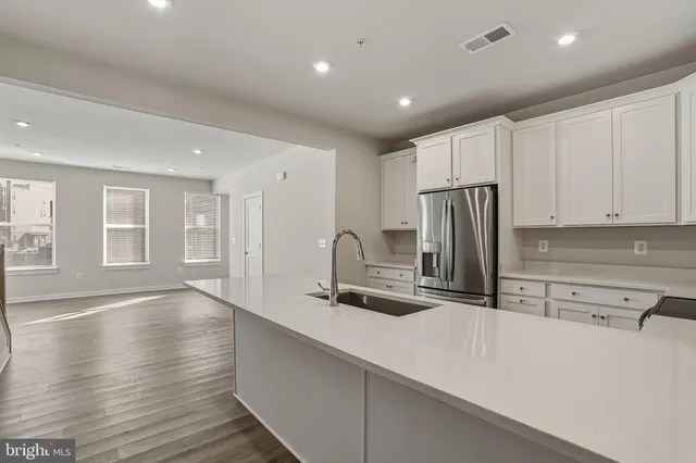 $649,000 | 20280 Newfoundland Square, Ashburn, VA 20147