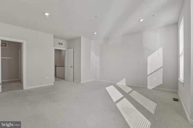 $649,000 | 20280 Newfoundland Square, Ashburn, VA 20147