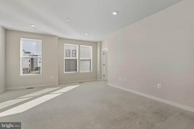 $649,000 | 20280 Newfoundland Square, Ashburn, VA 20147