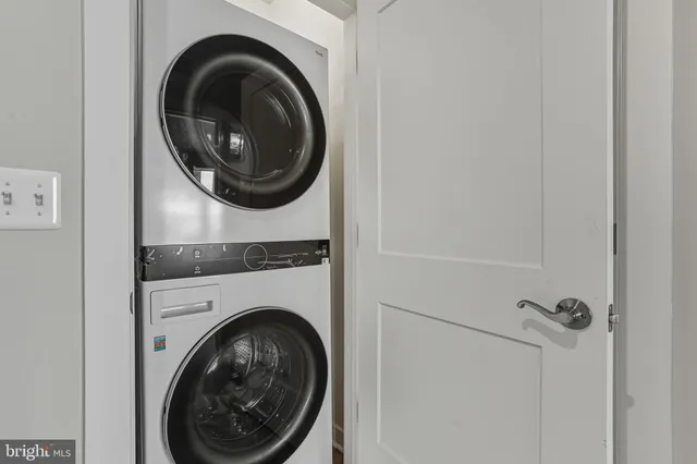 $649,000 | 20280 Newfoundland Square, Ashburn, VA 20147