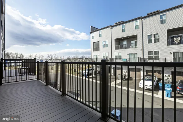 $649,000 | 20280 Newfoundland Square, Ashburn, VA 20147