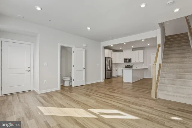 $649,000 | 20280 Newfoundland Square, Ashburn, VA 20147