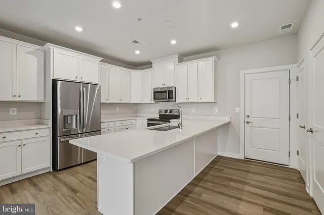 $649,000 | 20280 Newfoundland Square, Ashburn, VA 20147