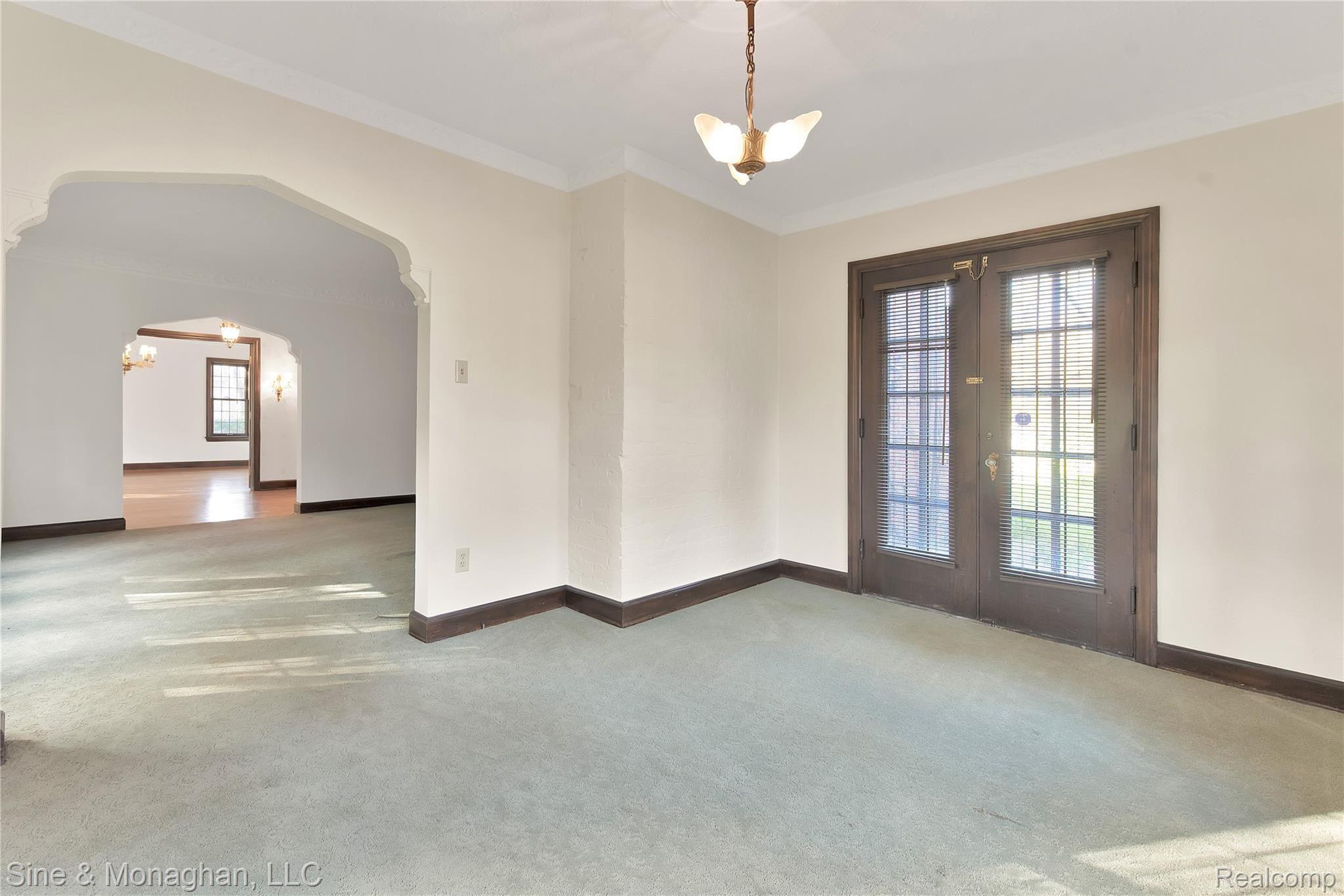 1176 Yorkshire Road Grosse Pointe, MI 48230 - Photo 18 of 48 1176 Yorkshire - HD Drone Photography-26.jpg