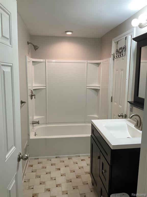 8401 18 18 Mile Road, Unit 19 Sterling Heights, MI 48313 - Photo 18 of 24