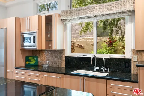 $7,995,000 | 521 North Rexford Drive, Beverly Hills, CA 90210