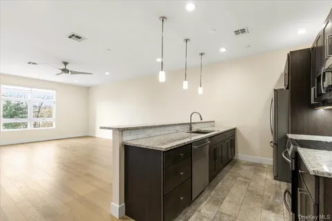 $645,000 | 30 Beekman Street, Unit 207, Beacon, NY 12508