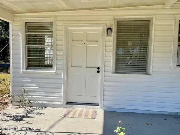 $1,400 | 8903 Hipps Road, Jacksonville, FL 32222