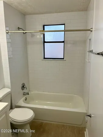 $1,400 | 8903 Hipps Road, Jacksonville, FL 32222