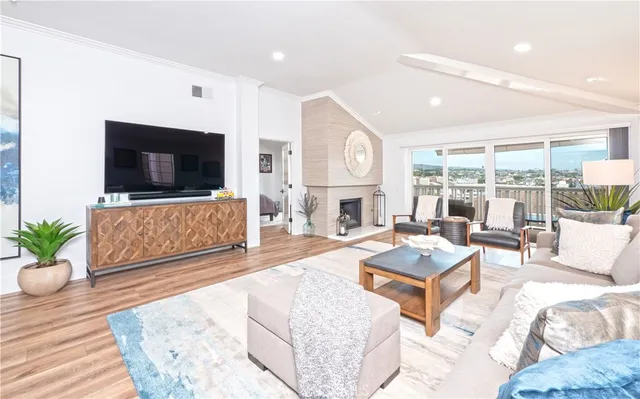 $2,998,000 | 990 Bayside Cove, Unit 609, Newport Beach, CA 92660