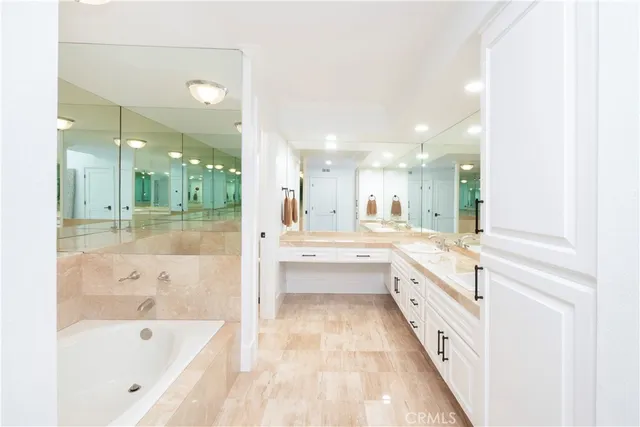 $2,998,000 | 990 Bayside Cove, Unit 609, Newport Beach, CA 92660