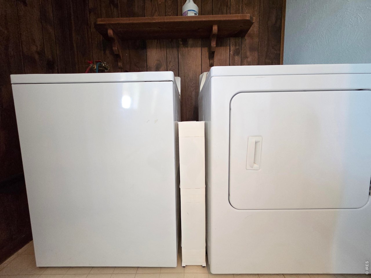 328 North Skinner Road Allenspark, CO 80510 - Photo 37 of 41 Washer/Dryer