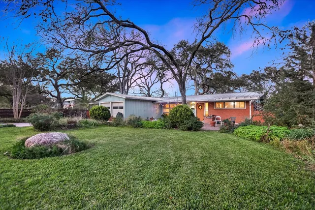 $985,000 | 2504 Great Oaks Parkway, Austin, TX 78756