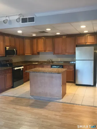 $2,200 | 740 Mix Avenue, Unit 102, Hamden, CT 06514