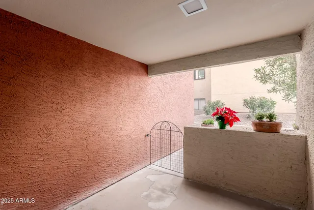 a view of utility room