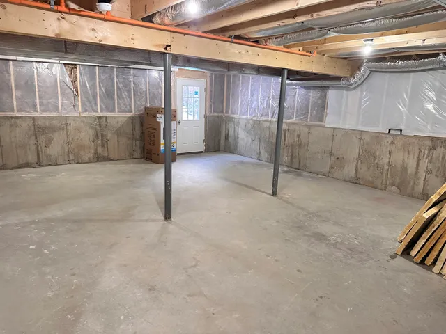 $599,900 | 325 Heath Road, Lebanon, ME 04027