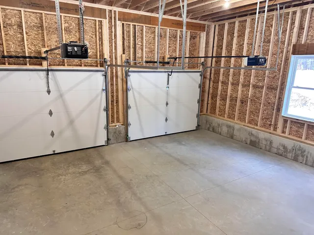 $599,900 | 325 Heath Road, Lebanon, ME 04027