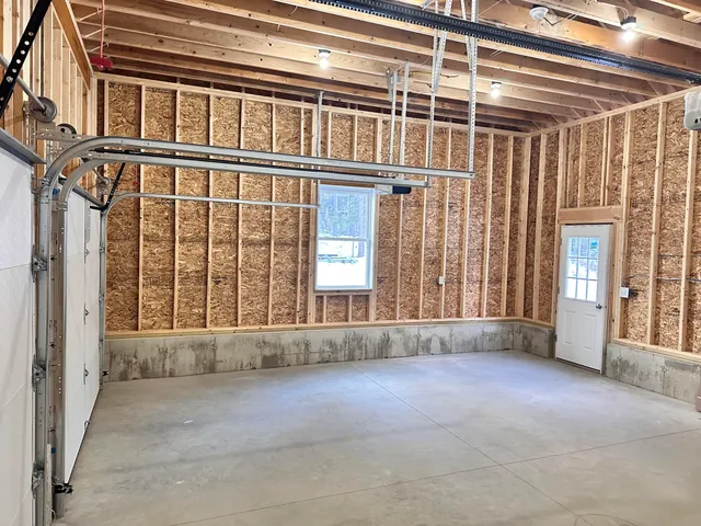 $599,900 | 325 Heath Road, Lebanon, ME 04027