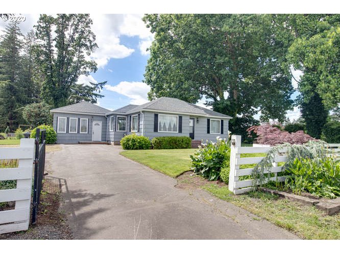 21206 Hubbard Cutoff Road Northeast Aurora, OR 97002 - Photo 1 of 32 Gallery Image 1