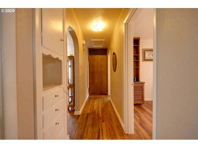 21206 Hubbard Cutoff Road Northeast Aurora, OR 97002 - Photo 11 of 32 Gallery Image 11