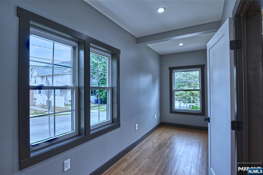 72 Hille Place Ridgefield Park, NJ 07660 - Photo 10 of 39