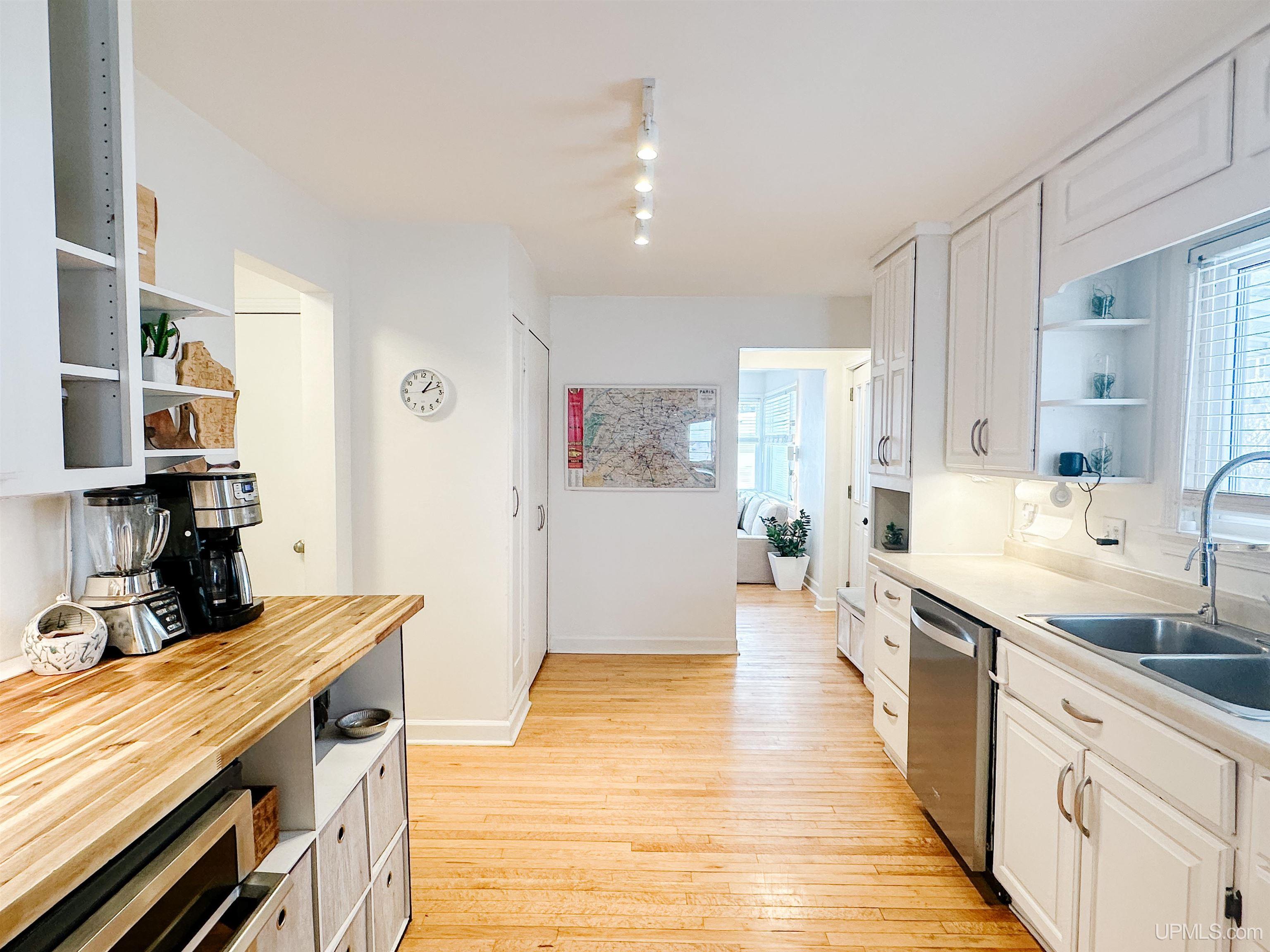 423 West Hampton Street Marquette, MI 49855 - Photo 27 of 99