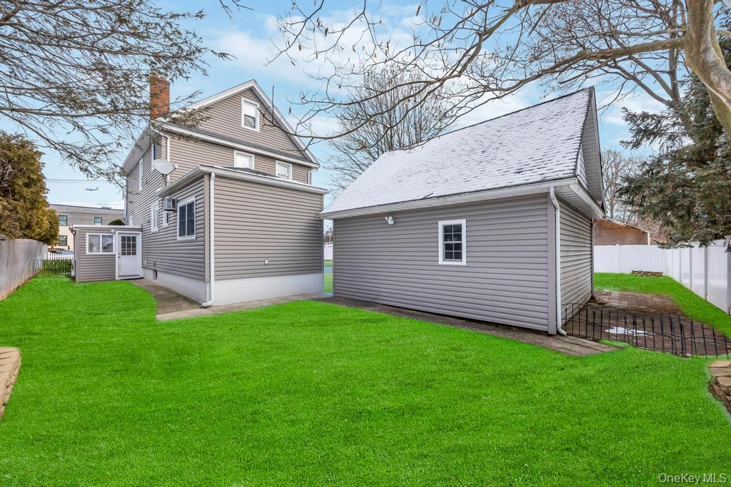 218 Woodlawn Road West Hempstead, NY 11552 - Photo 26 of 26