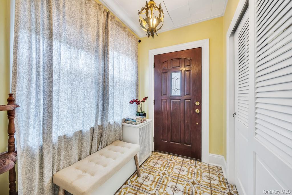 218 Woodlawn Road West Hempstead, NY 11552 - Photo 4 of 26