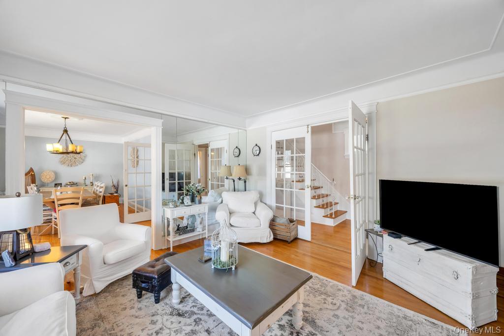 218 Woodlawn Road West Hempstead, NY 11552 - Photo 7 of 26