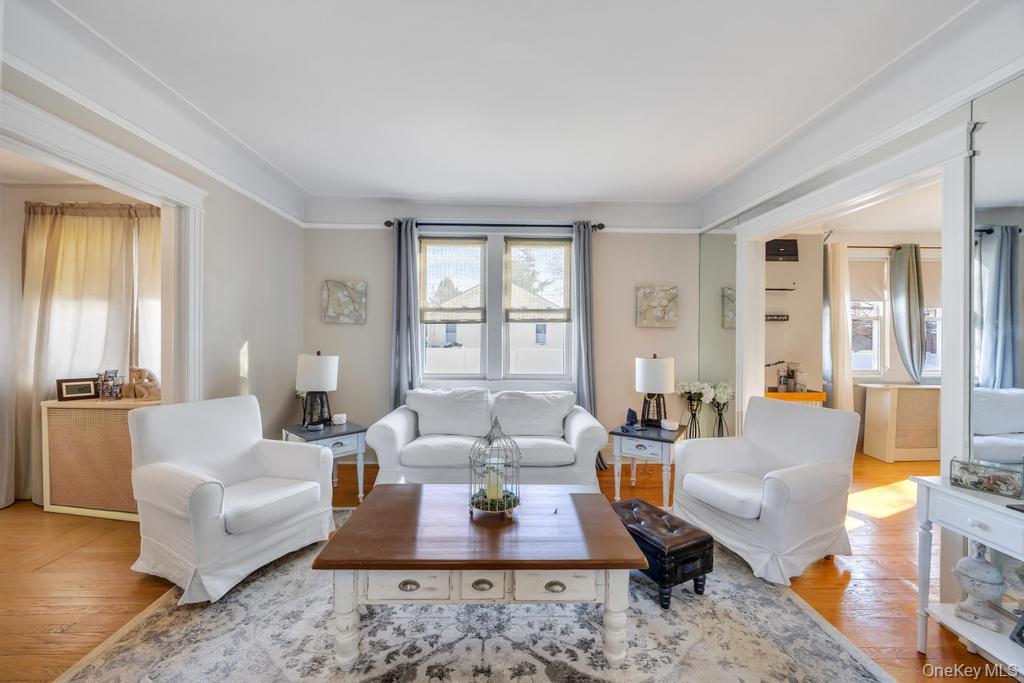 218 Woodlawn Road West Hempstead, NY 11552 - Photo 9 of 26