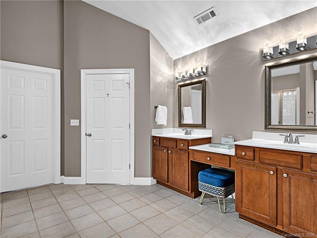 31 Noble Road Fairview, NC 28730 - Photo 7 of 24 Gallery Image 7