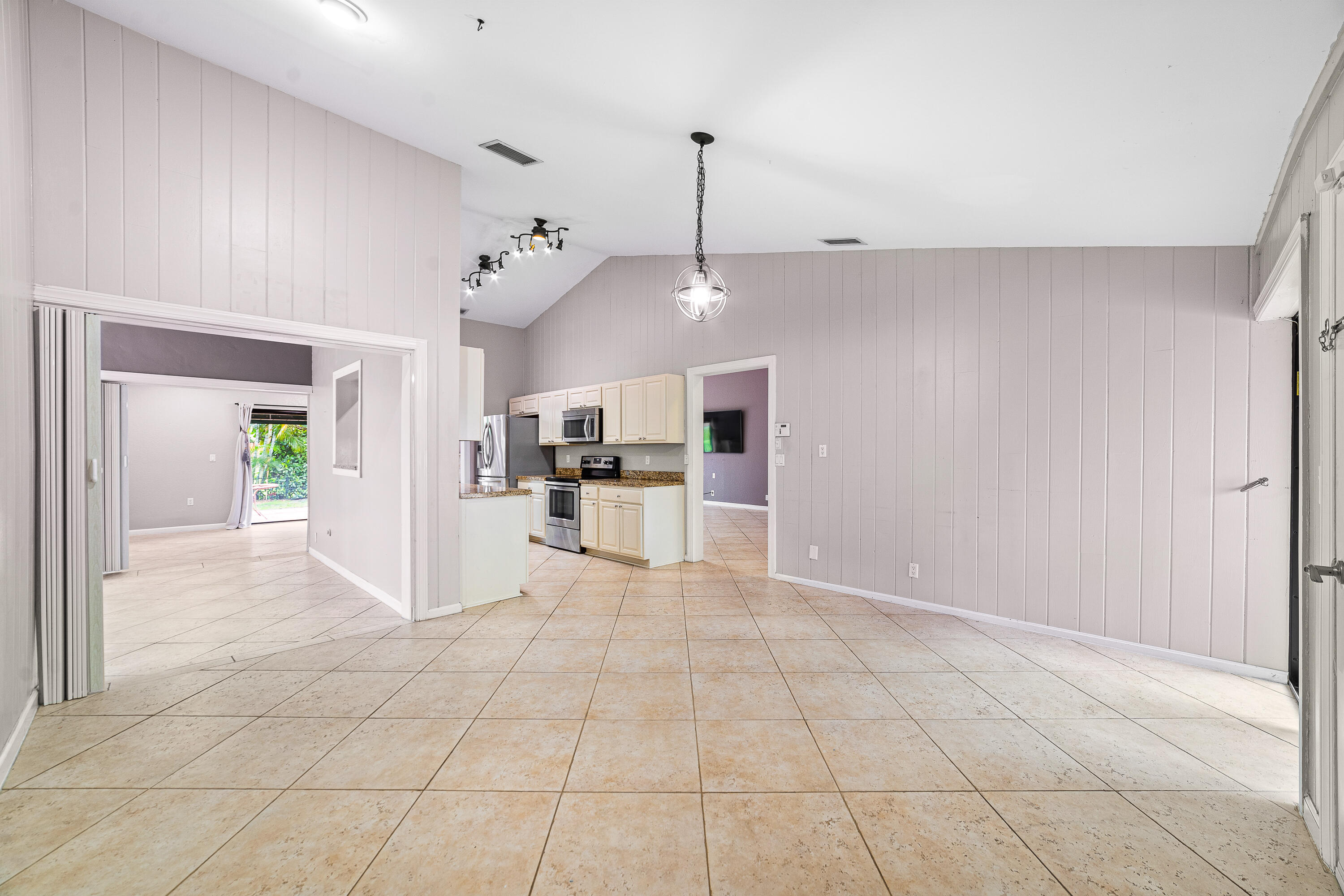 6200 Vía Tierra Boca Raton, FL 33433 - Photo 7 of 34 _DSC5174