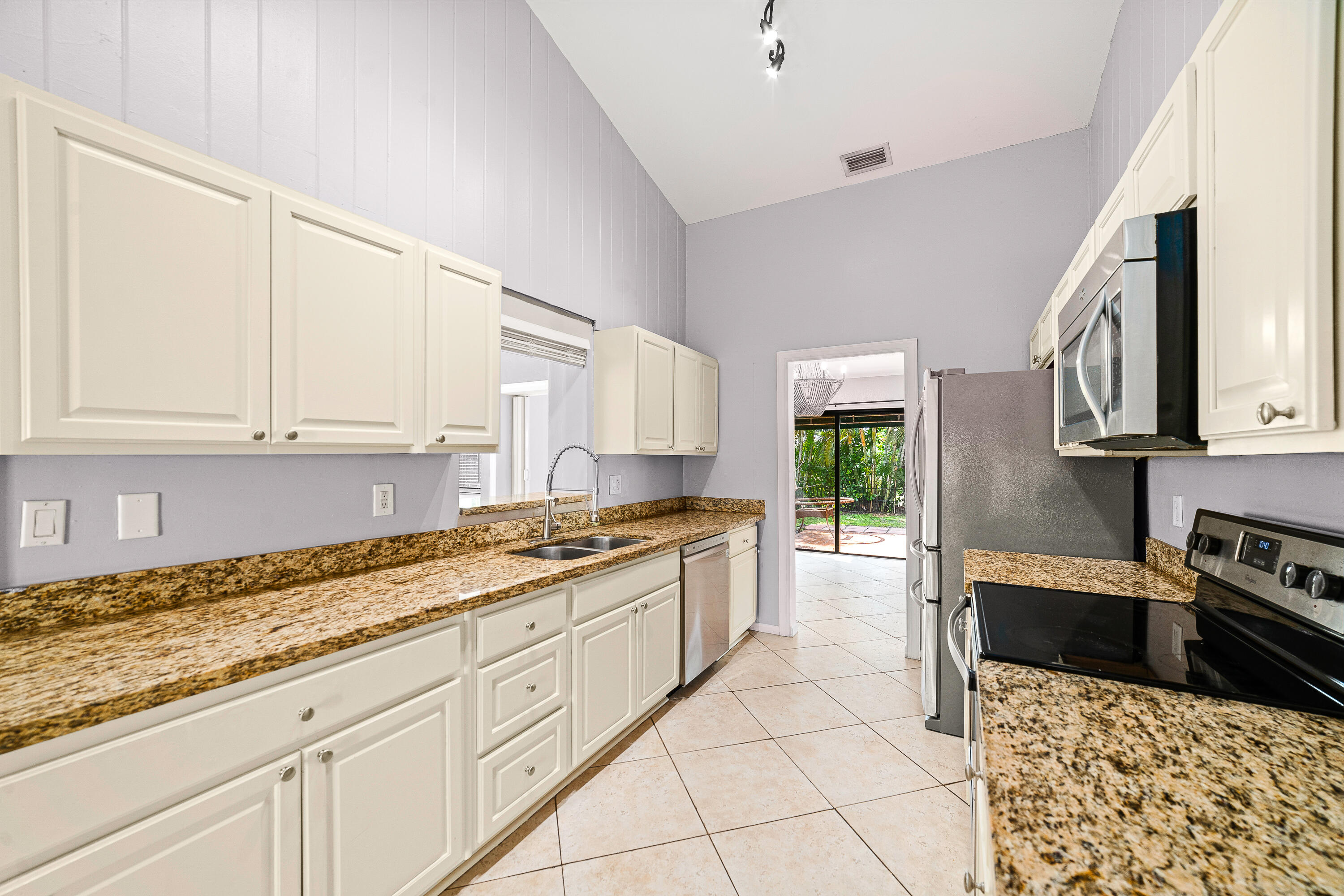 6200 Vía Tierra Boca Raton, FL 33433 - Photo 9 of 34 _DSC5176