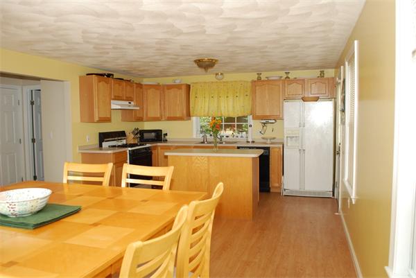 317 Butman Road Lowell, MA 01852 - Photo 4 of 24 Gallery Image 4