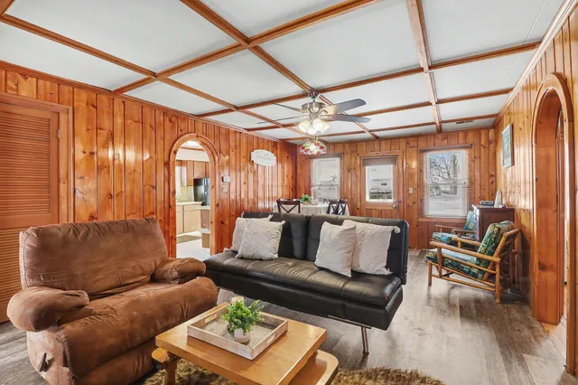 $575,000 | 11637 Algonquin Drive, Pinckney, MI 48169