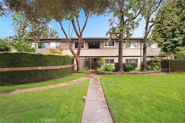 $959,000 | 924 South Orange Grove Boulevard, Unit D, Pasadena, CA 91105