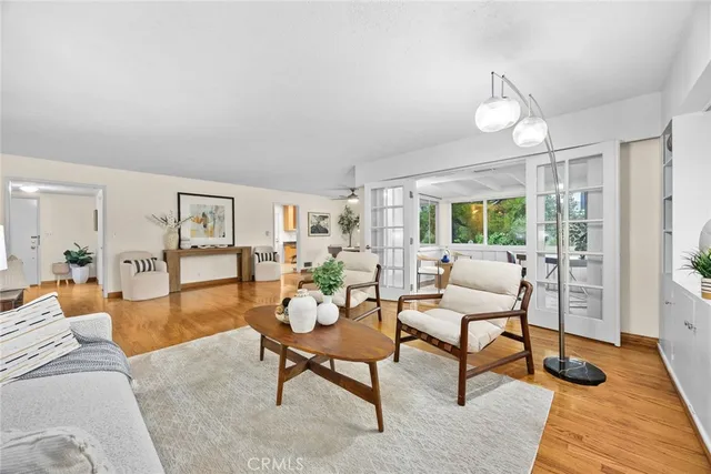 $959,000 | 924 South Orange Grove Boulevard, Unit D, Pasadena, CA 91105