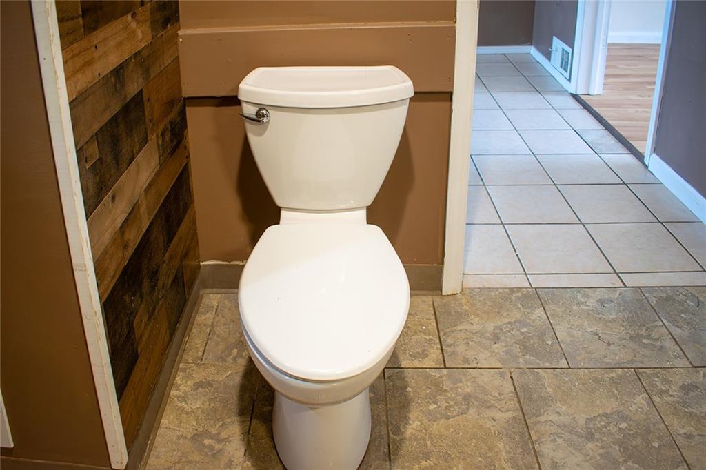 1378 Robbins Station Road Irwin, PA 15642 - Photo 20 of 46