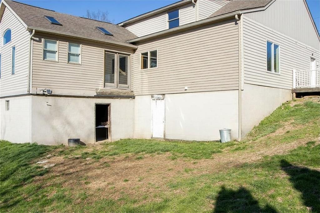 1378 Robbins Station Road Irwin, PA 15642 - Photo 43 of 46