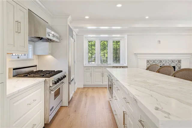 $3,575,000 | 17 East Hills Road, Westerly, RI 02891