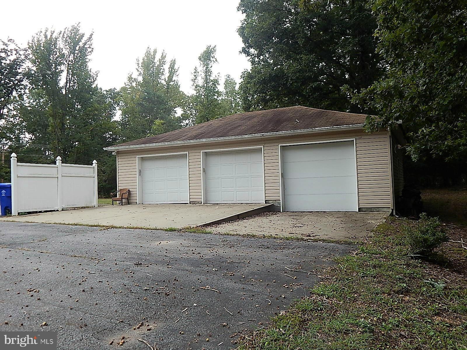 7560 Port Tobacco Road Welcome, MD 20693 - Photo 4 of 30 3 Car Garage