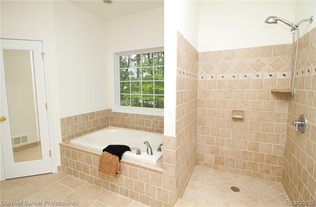 11020 Hensell Road Holly, MI 48442 - Photo 88 of 93 MasterBathroom5.jpg