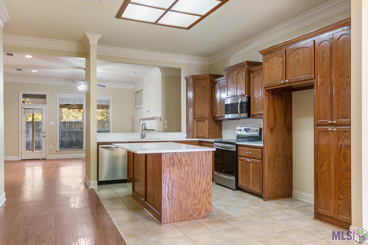 6405 Ridge Way Avenue Baton Rouge, LA 70817 - Photo 4 of 16