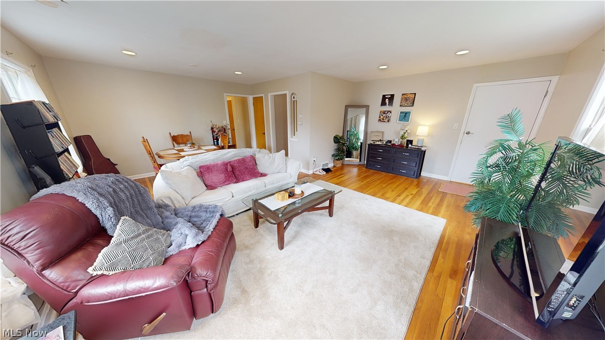 3555 Gridley Road Shaker Heights, OH 44122 - Photo 19 of 50 2nd floor living room
