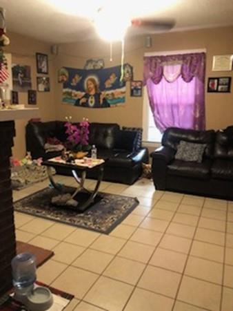 37 Balis Street Springfield, MA 01109 - Photo 4 of 18